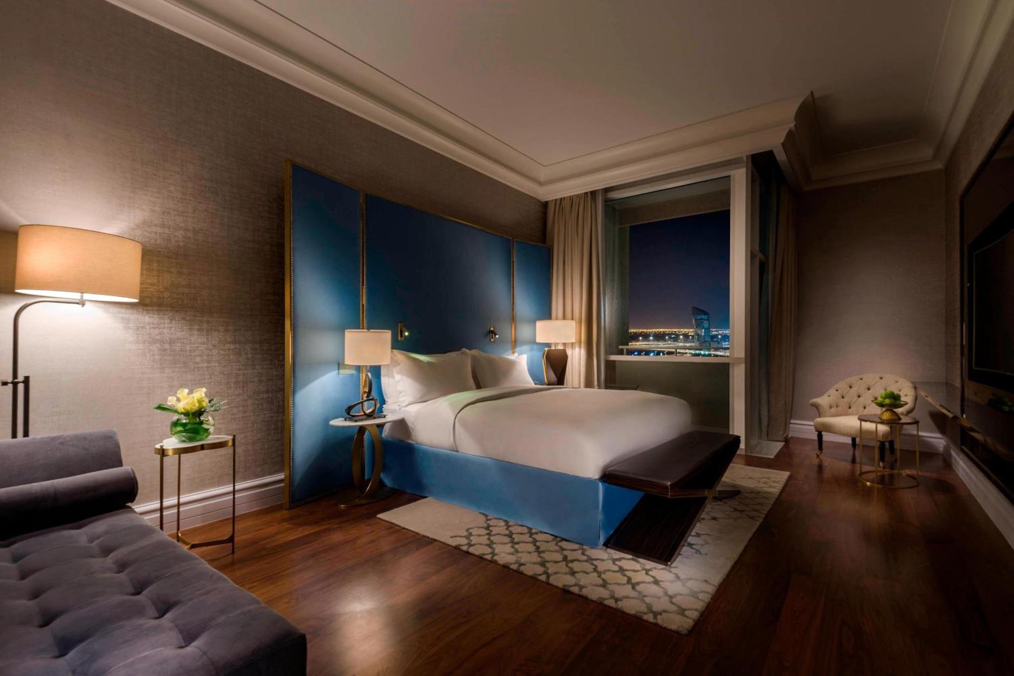 The Ritz-Carlton, Doha Ξενοδοχείο Εξωτερικό φωτογραφία A bedroom at the Mandarin Oriental, Munich