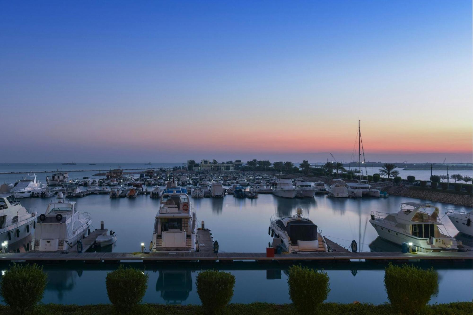 The Ritz-Carlton, Doha Ξενοδοχείο Εξωτερικό φωτογραφία The port of Rafina